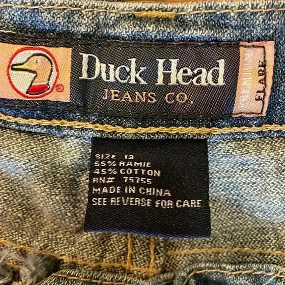 Duck Head Juniors 13 Distressed Faded Bleached Cuffed Light Wash Capri Jeans - Picture 5 of 9